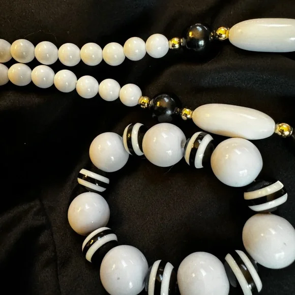 SET Necklace 22 in Bracelet 6.5 to 7in stretchy Chunky Fun Trendy In Tou… - Picture 2 of 11